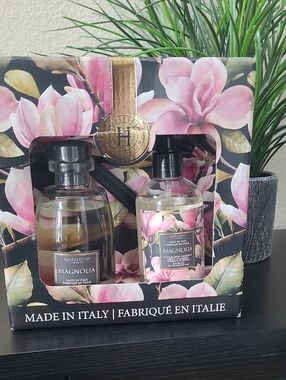Magnolia Reed Diffuser & Room Spray Set - Magnolia Scent (Made in Italy)